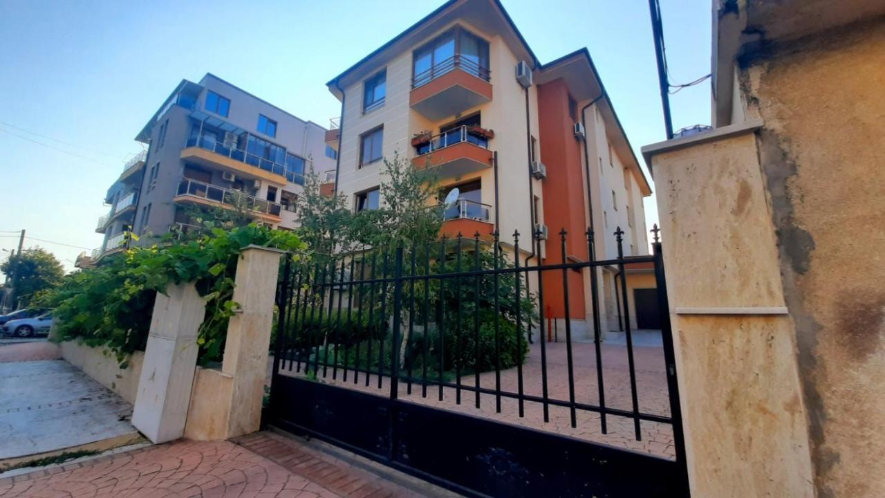 На Море В Сарафово Burgas Ngoại thất bức ảnh